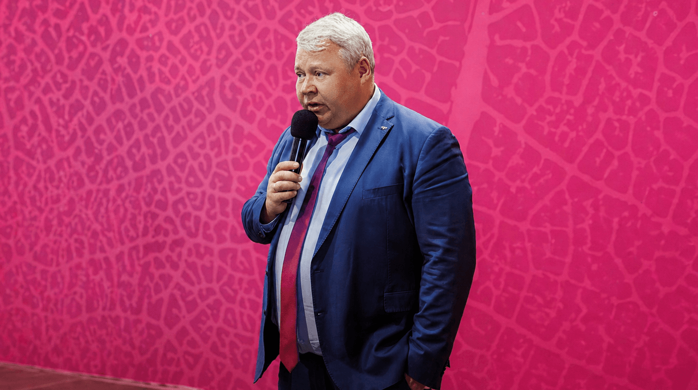Рынок вина в России меняется: импорт дорожает, российский средний сегмент растет — обсуждение на «Винорус.Винотех 2026»